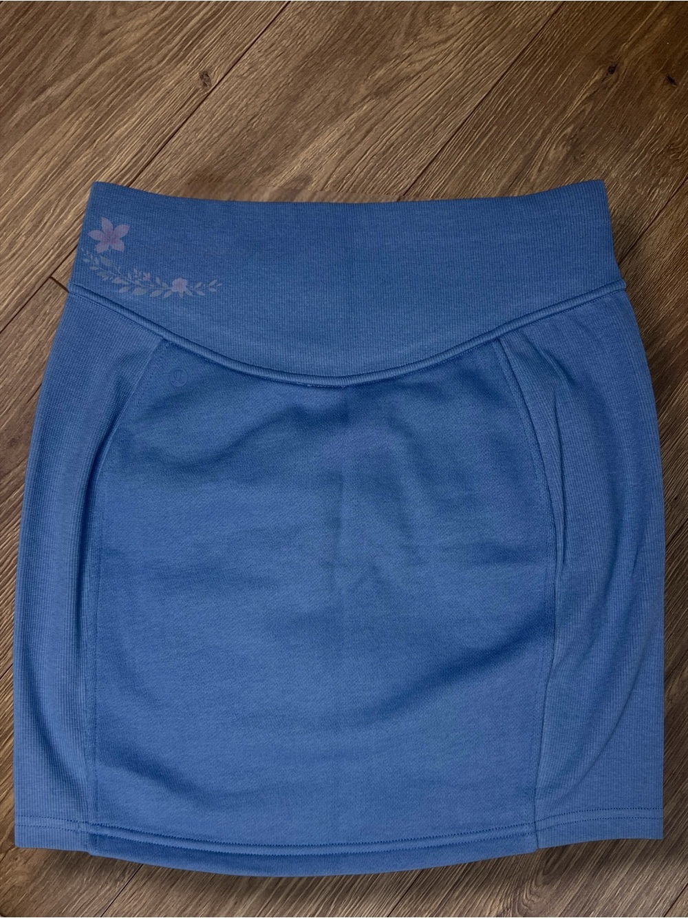 Lululemon Scuba Mid-Rise Mini Skirt Oasis Blue NWT Small - Picture 2 of 4